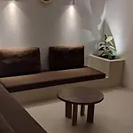 Lejardin Santorini * Pírgosz