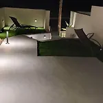Lejardin Santorini Pírgosz