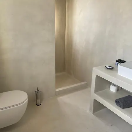 Lejardin Santorini * Pýrgos