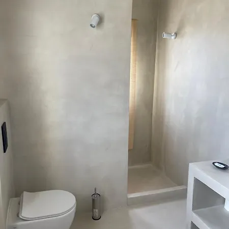 Lejardin Santorini Pýrgos