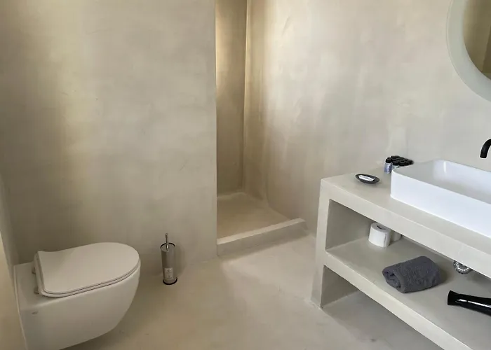 Lejardin Santorini * Pýrgos