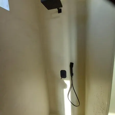 Lejardin Santorini * Pýrgos