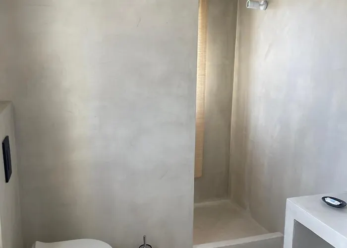 Lejardin Santorini Pýrgos